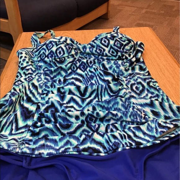 Beach Diva tankini blue white ruched size 10 with royal blue bottom No Boundries - Picture 2 of 8